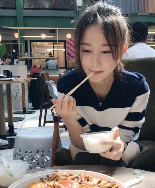 lolol,淘宝上有哪些很有质感的女装店铺